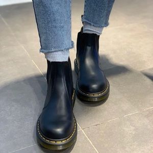 Dr Martens 2976 smooth leather Chelsea boost